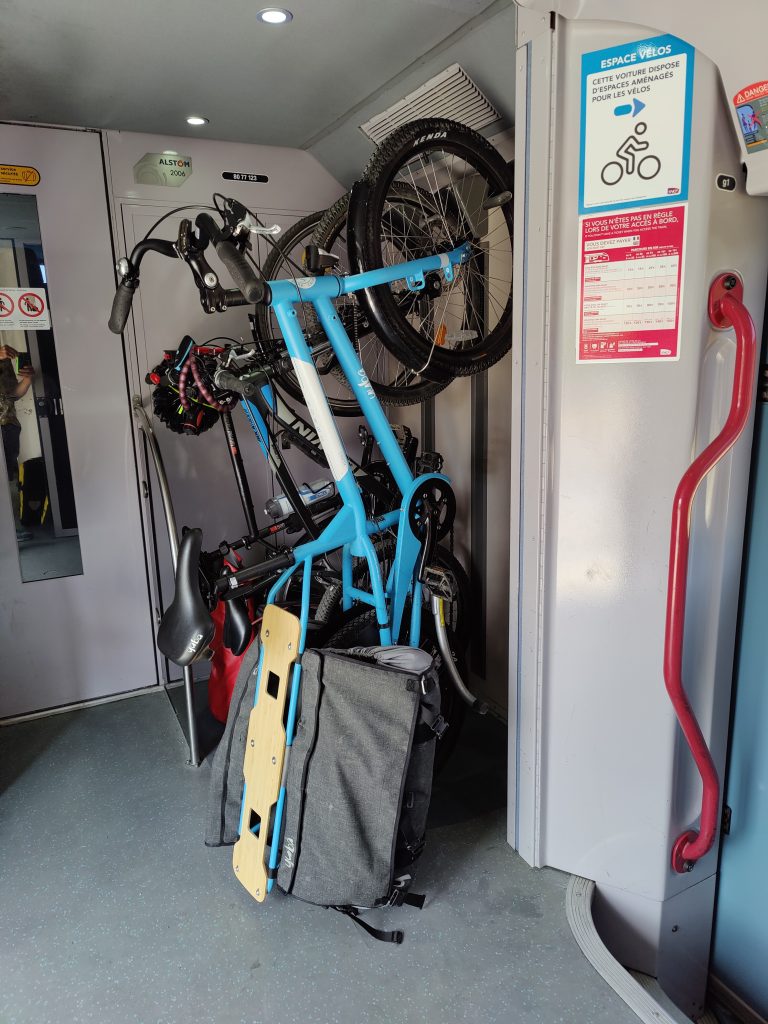yuba bikes kombi blue train trip